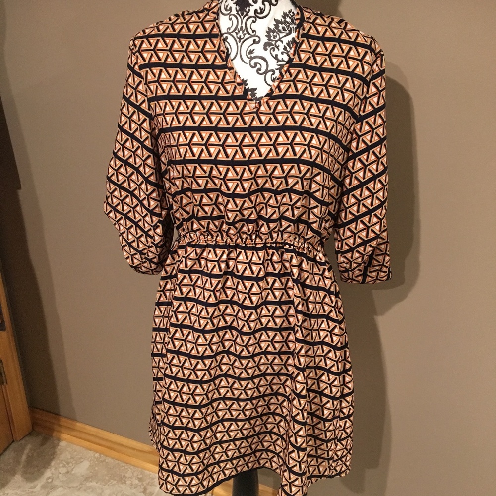 L Francesca's Geometric Print 1/2 Sleeve Dress